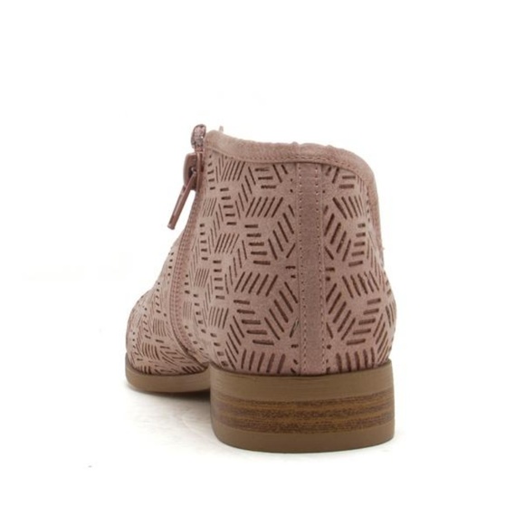 Moving Sale! Perforated tuxedo ankle BOOTIE Size 6 - Picture 3 of 4